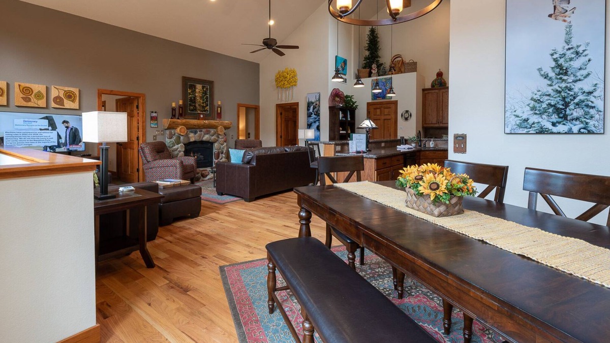 Aspen Brook House | Beautiful, Spacious, & Clean Family Home! Close to Rocky Mtn N.P., and YMCA