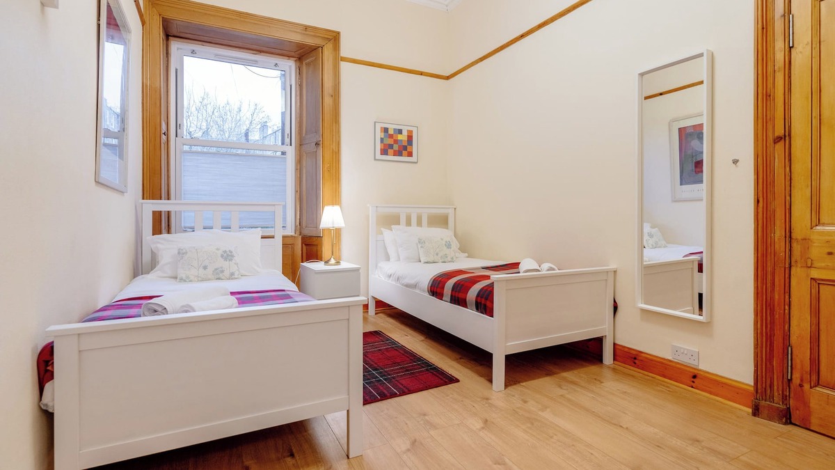 Newington House | beautiful- spacious ground floor newington flat