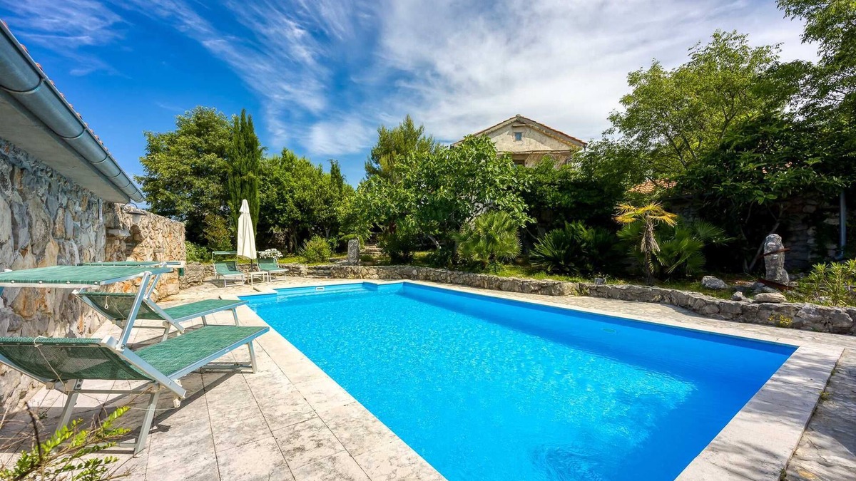 Nenadici House | Beautiful stone holiday house MENTA I