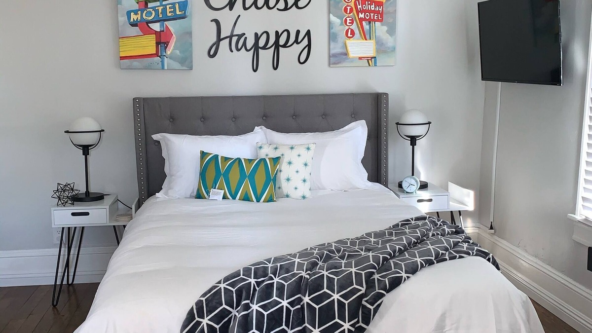 Midtown House | Beautiful Studio for Traveling Professionals or New to Reno Residents