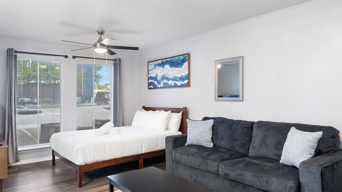 University Hills and Windsor Park Apartment | Beautiful Studio in University Hills 9443