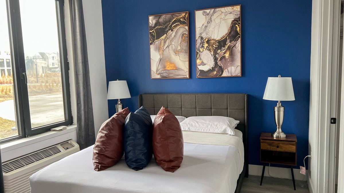 Elizabeth Apartment | Beautiful Studio Near Airport 6375