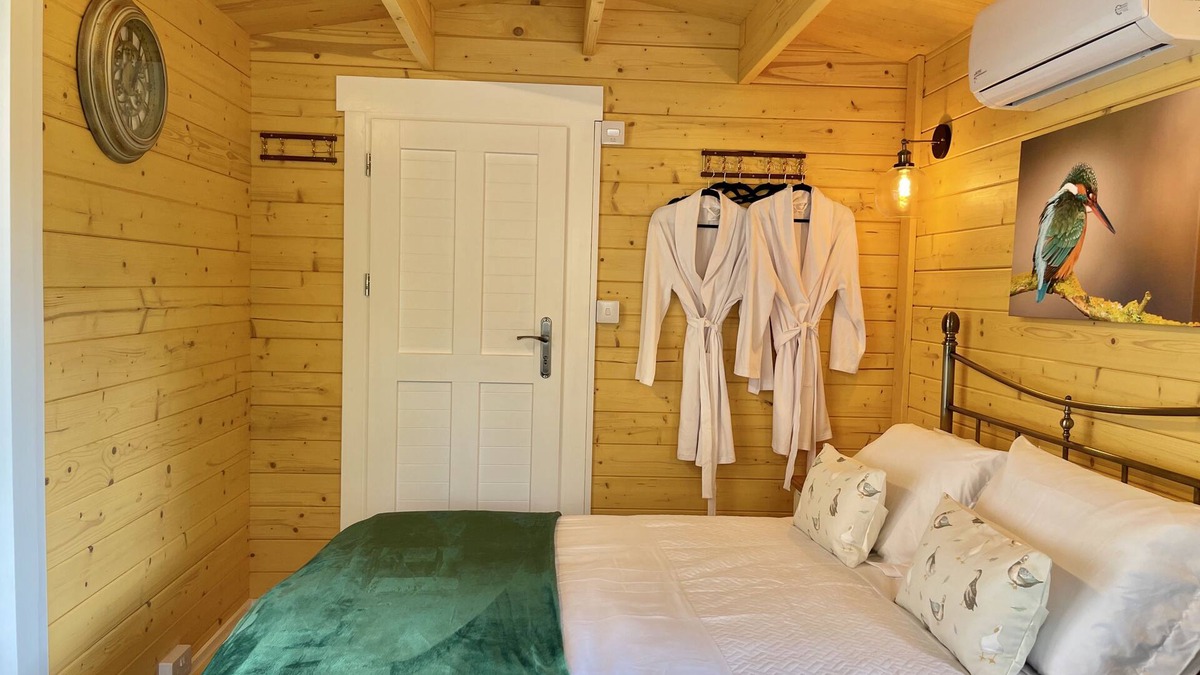 Littlebourne Apartment | Beautiful studio style lodge, located in the Kent countryside