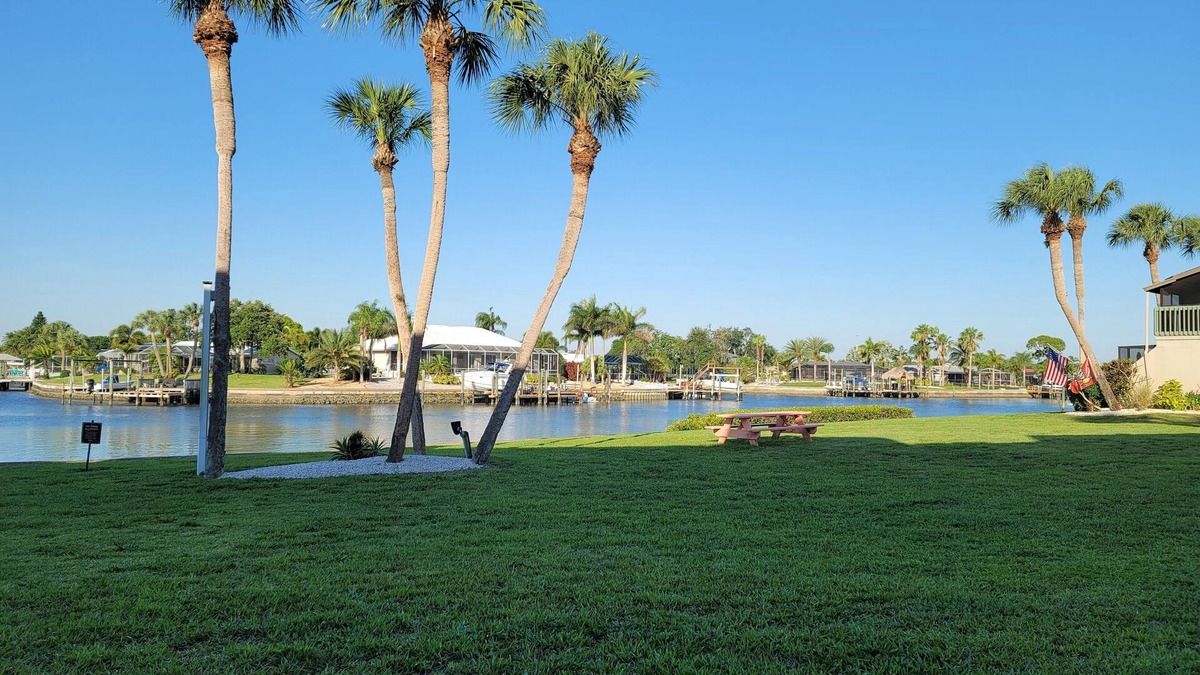 Apollo Beach Condo | Beautiful Sunsets! One level living w/some handicap grabrails
