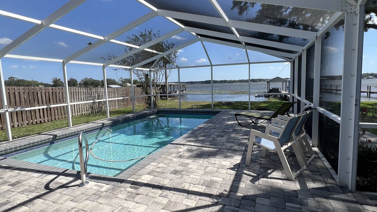 Summerfield House | Beautiful Sunsets with Pool & Dock on Lake Weir