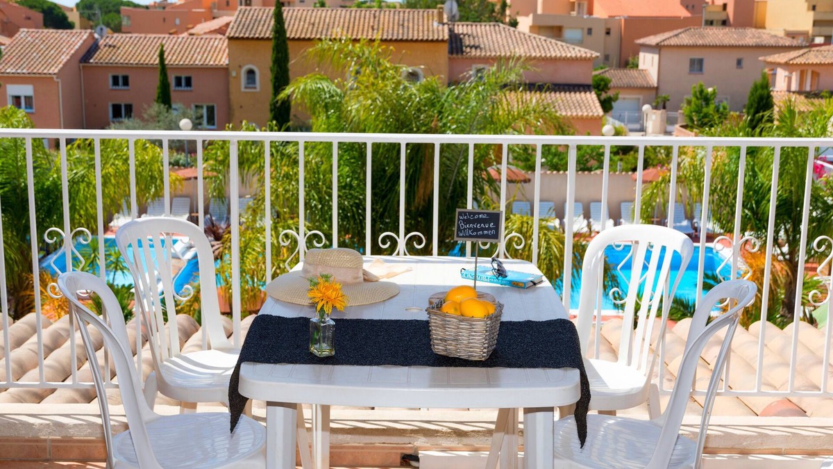 Les Bormettes Apartment | Beautiful T2 Mezzanine 6 p. 250m from the BEACH with HEATED POOL & TENNIS (203)