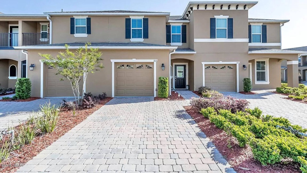Daytona Beach House | Beautiful Townhome in Daytona Beach