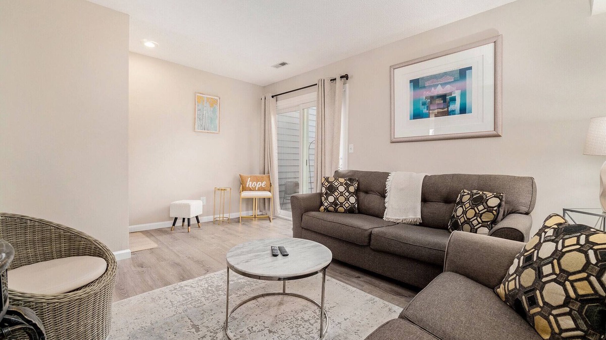 Lawrence House | Beautiful Townhome near KU and downtown