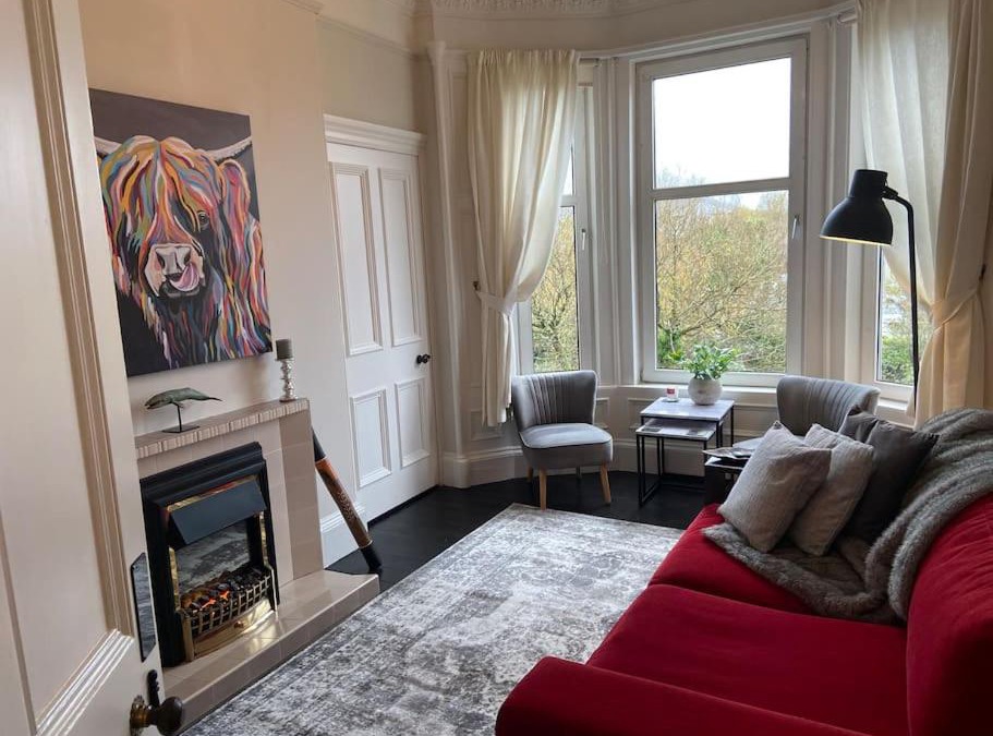 Largs Apartment | Beautiful traditional top floor flat in the center of Largs