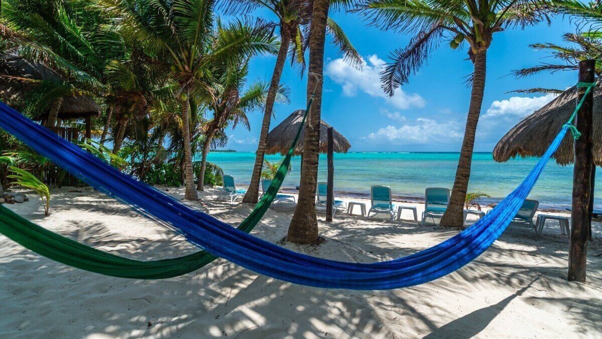 Soliman Bay Villa | Beautiful tropical villa with beachside pool, AC with great views!