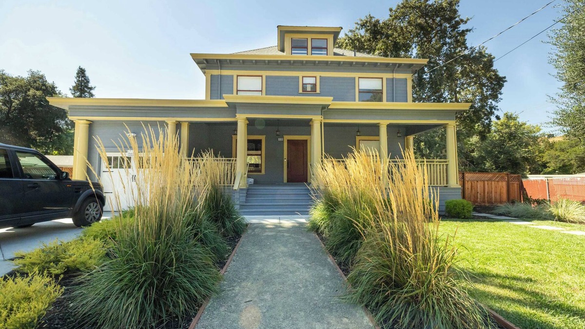 Martinez House | Beautiful Turn of the Century Home with Pet Friendly Yard