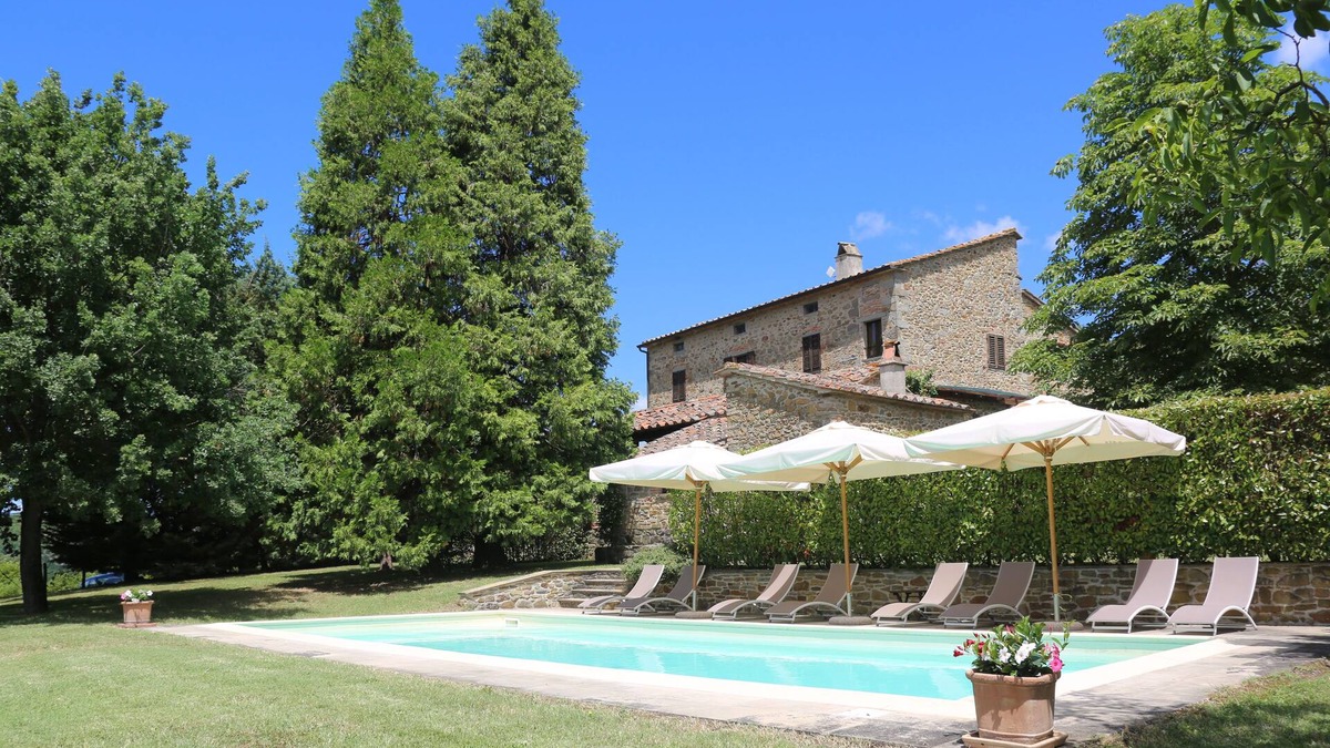 Sansepolcro Villa | Beautiful Tuscan Villa with large garden and ample outside space