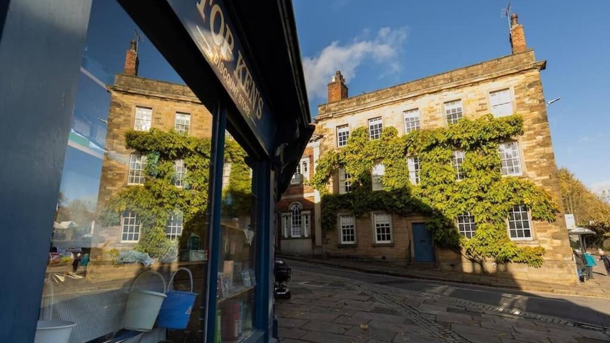 Wirksworth Cottage | Beautiful two-bedroom stone cottage in Wirksworth, Derbyshire, Pet Friendly