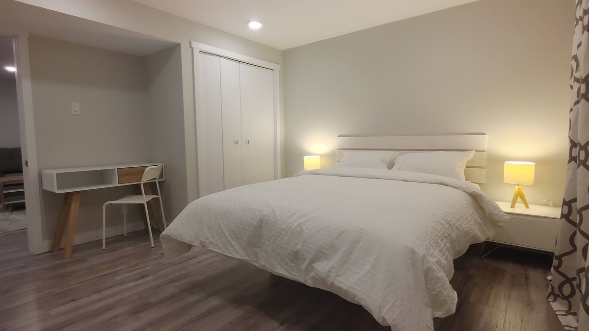 Southwest Calgary House | Beautiful two bedroom + den lower level suit