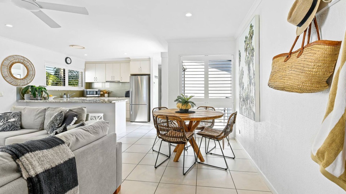 Noosa Heads Apartment | Beautiful unit on the canal at Noosa Sound. Unit 8