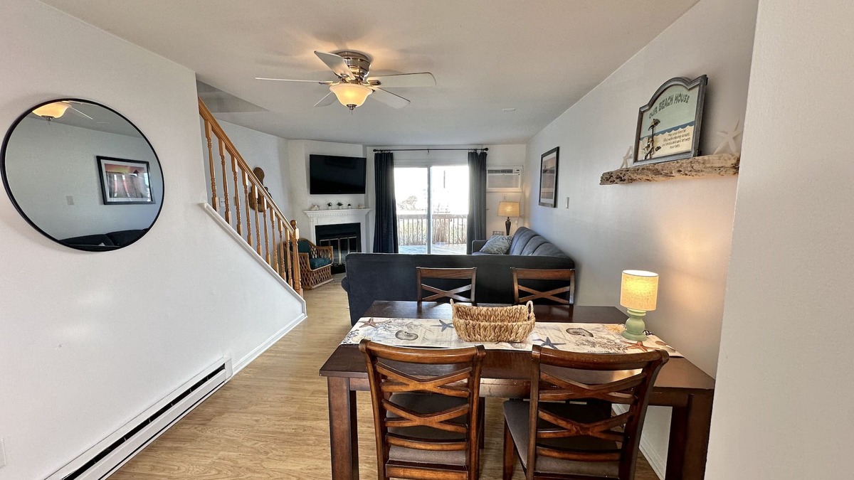 Caine Woods House | Beautiful updated condo w modern decor, overlooking Fenwick lighthouse from deck