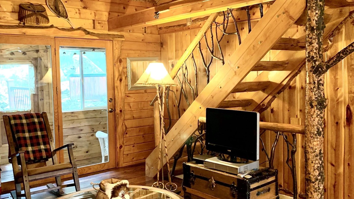 Rustic Cabin | Beautiful, Updated Log Cabin on the Poudre River
