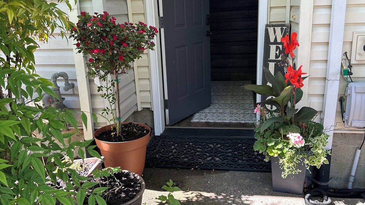 Neighbors Southwest House | Beautiful Upgraded 2-bedroom Townhome in ❤️ of the Village of Progress Ridge