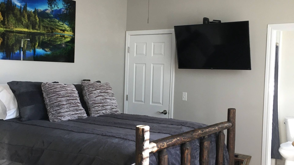 Butte Apartment | Beautiful uptown studio in Butte