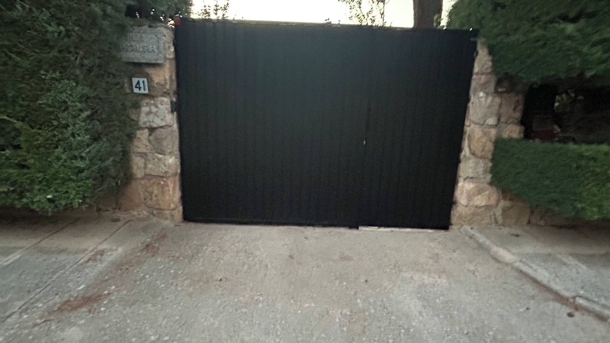 Hoyo de Manzanares Villa | Beautiful Villa with garden 30 Km from Madrid