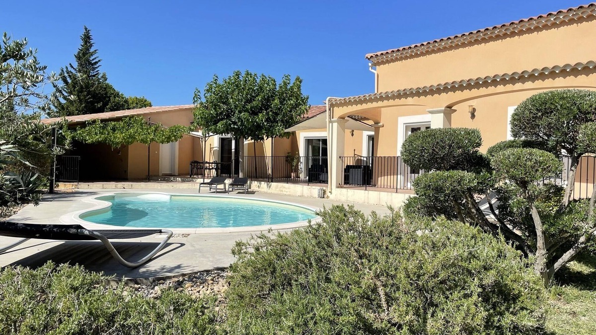 Saumane-de-Vaucluse Villa | Beautiful Villa in Provence near the most beautiful villages of the Luberon and Golf