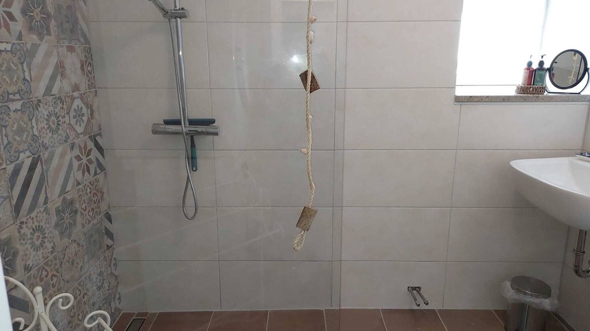 Wallenfels Apartment | Beautiful vacation apartment (90sqm) with projector and Swedish stove