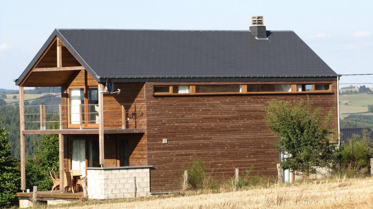 Engreux House | Beautiful vacation home for 2 to 6 adults (and 2 children)