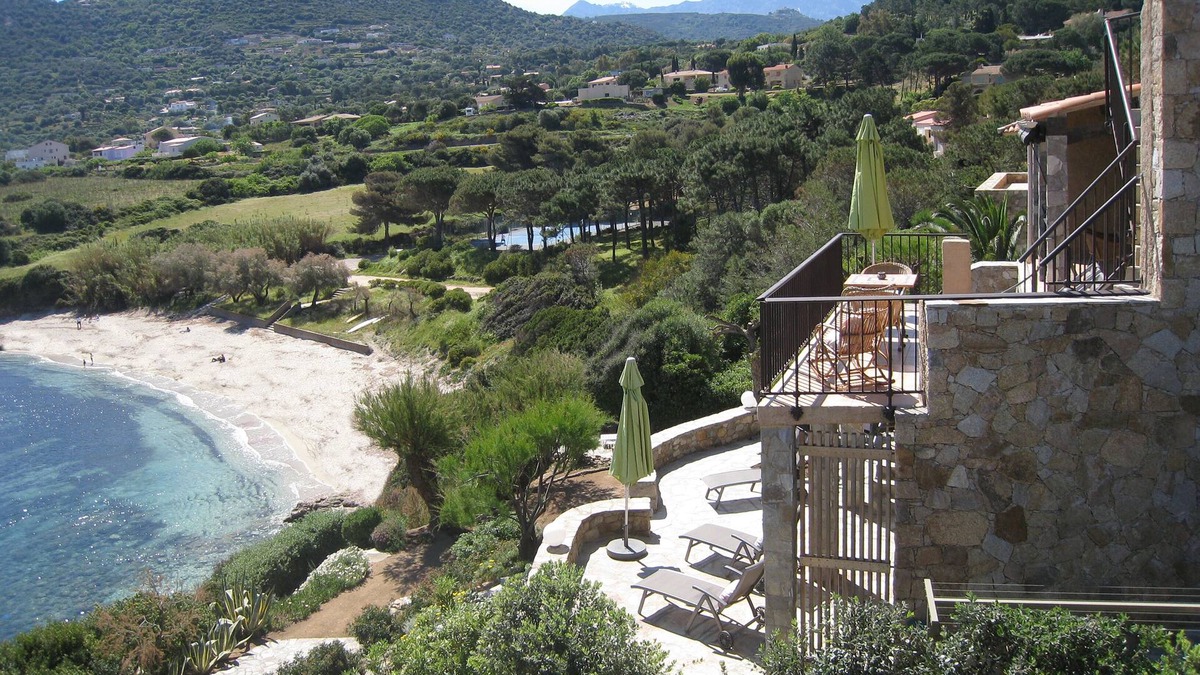Marine de Davia House | Beautiful vacation home by the sea with direct access to the sea, near Ile Rousse