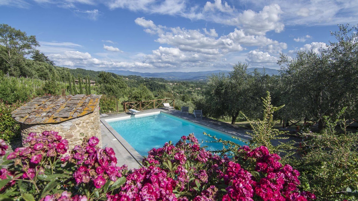 Grezzano Villa | Beautiful villa in the heart of Mugello. Pool, jacuzzi, sauna.