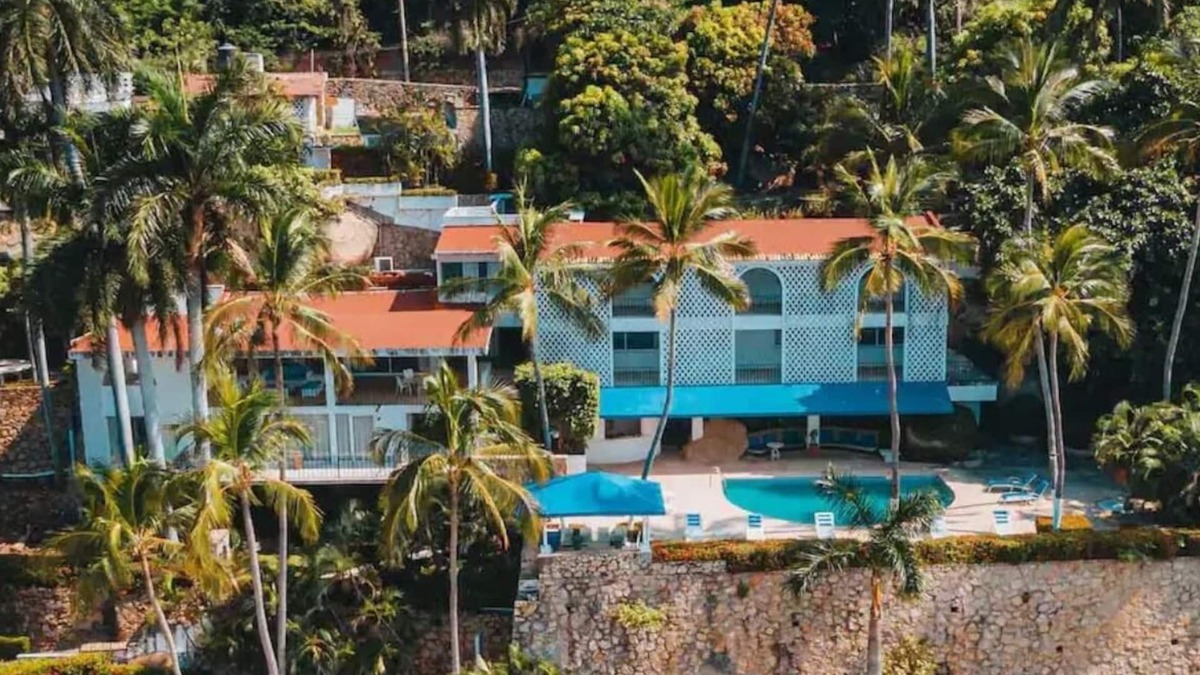 Pichilingue House | Beautiful Villa Aldila with Direct Beach Access in Acapulco