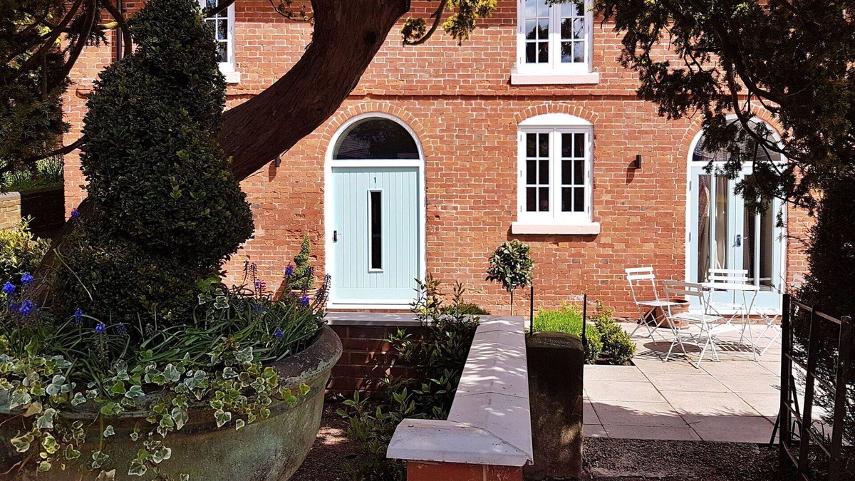 Breedon on the Hill House | Beautiful villa for 4 guests with WIFI, TV and pets allowed
