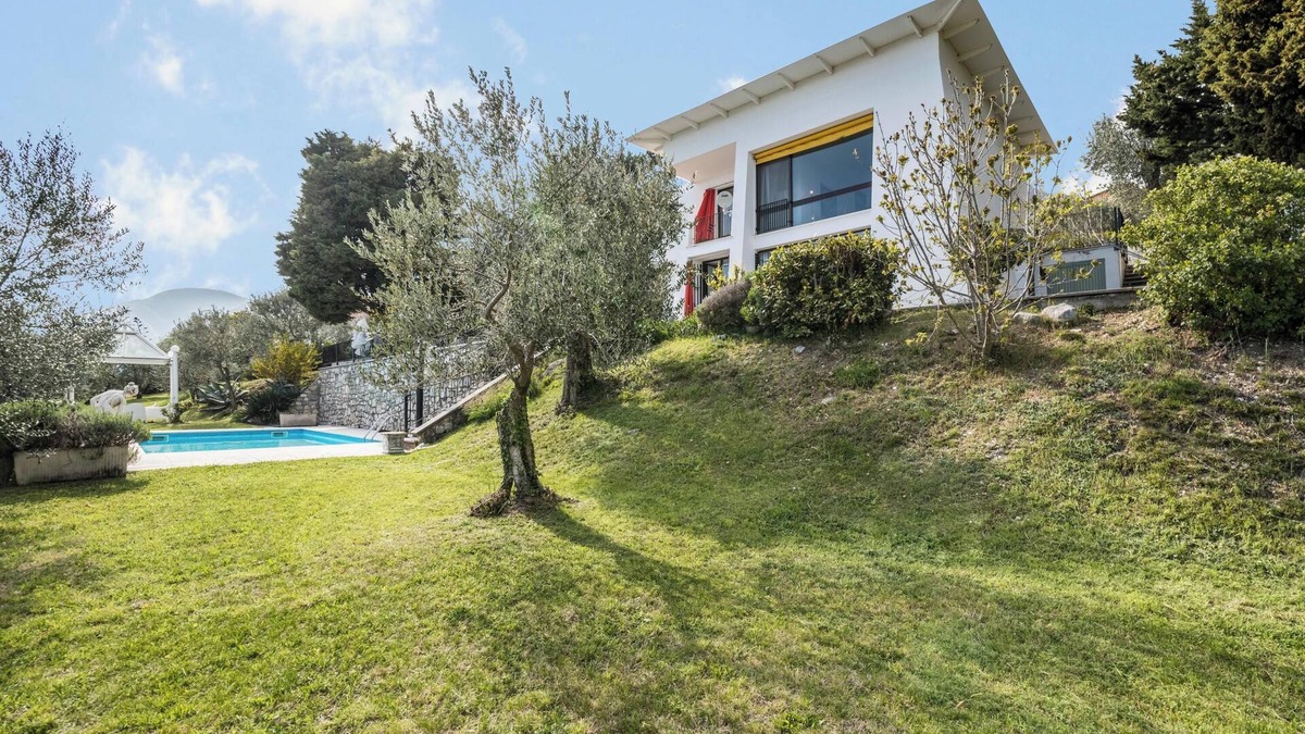 Gaino Villa | Beautiful "Villa Bianca" with Lake View, Pool, Wi-Fi, Balcony & Terrace