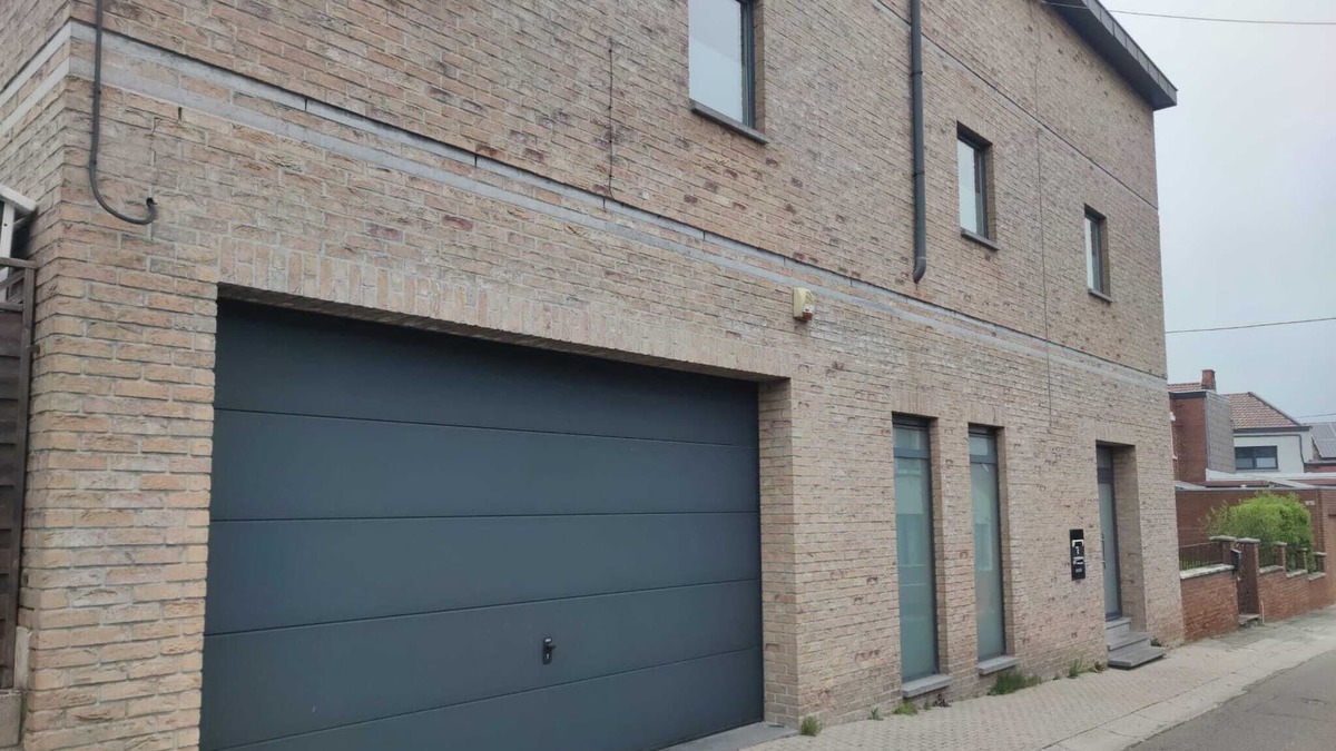 Montignies-sur-Sambre Villa | Beautiful Villa 8 bedrooms/20 people, for your parties, reunions, seminars or large families.