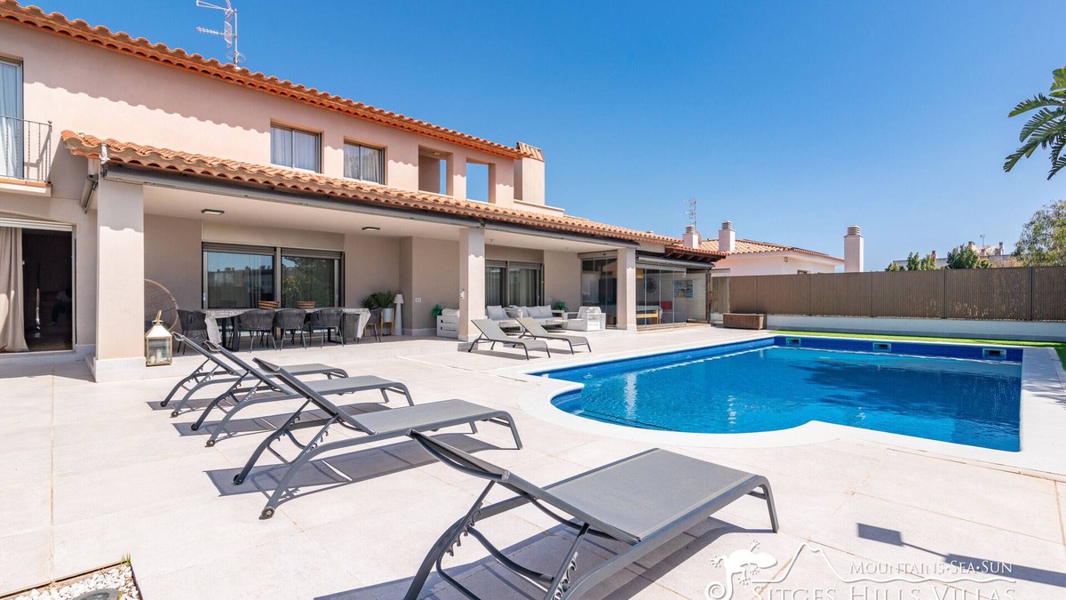 Vallpineda Villa | Beautiful Villa Amare with private pool & garden