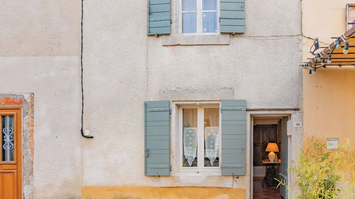 Villars House | Beautiful villa for 4 people with WIFI and patio