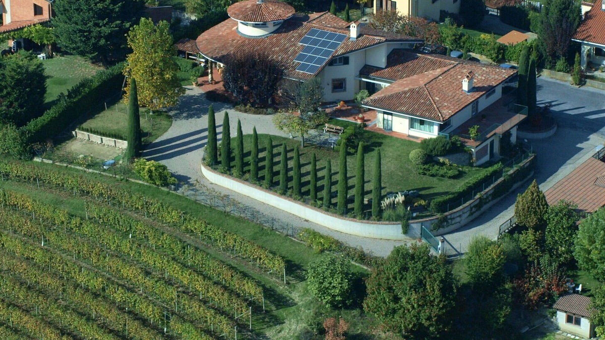 Barolo House | Beautiful villa for 4 people with WIFI, TV, terrace and panoramic view