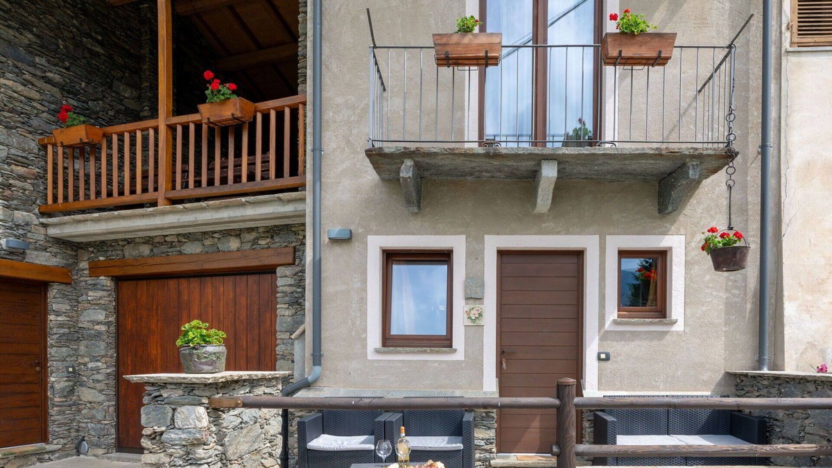 Roburent House | Beautiful villa for 5 guests with WIFI, TV and terrace