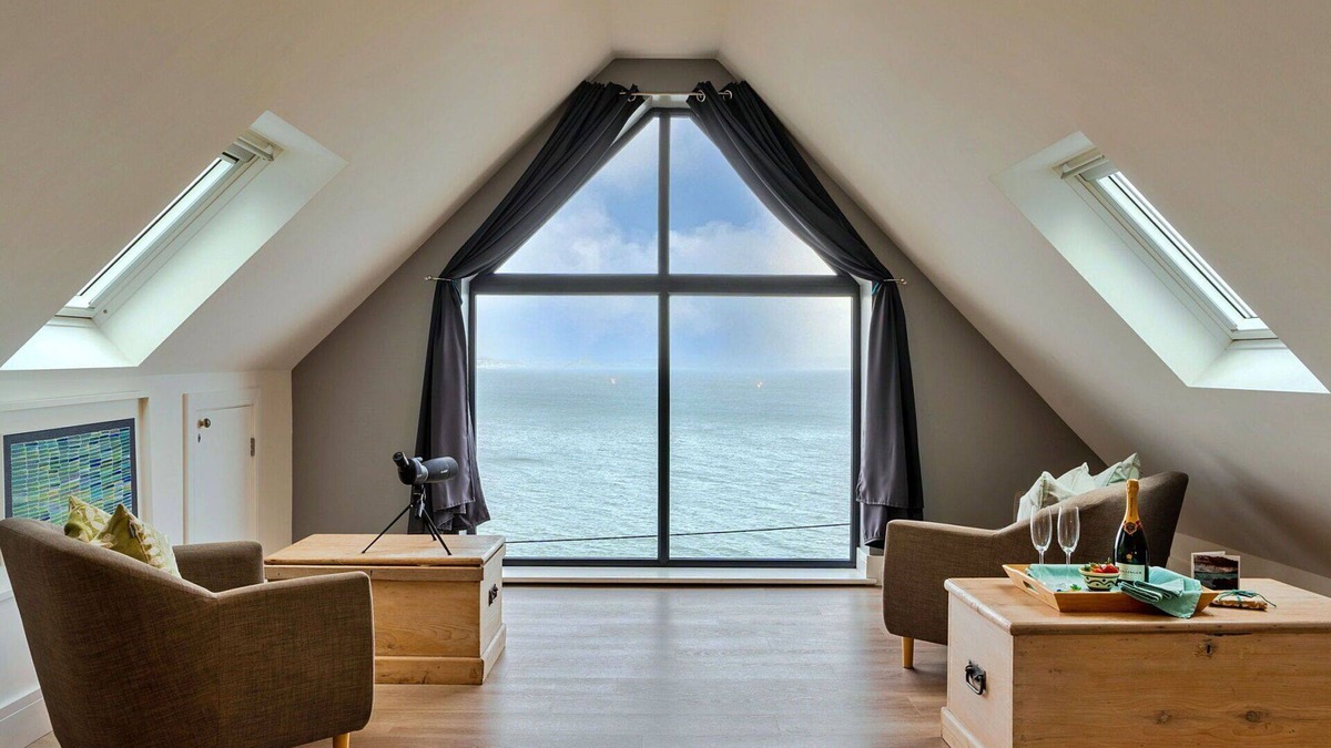 Mousehole House | Beautiful villa for 8 people with WIFI and terrace