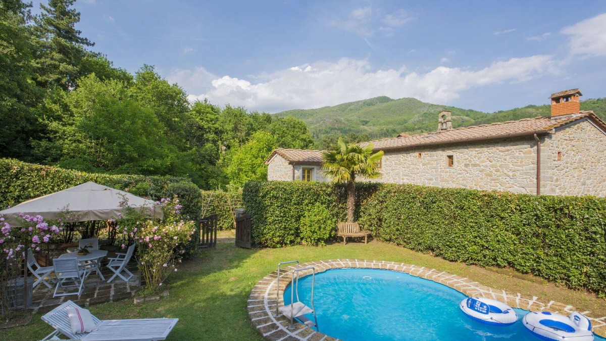 Pontito Villa | Beautiful villa for 8 people with WIFI, private pool, TV, balcony, pets allowed and panoramic v.
