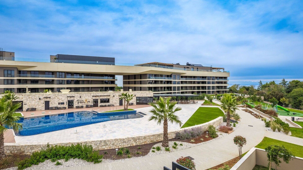 Crveni Vrh House | Beautiful villa for 8 people with pool, A/C, WIFI, hot tub, TV and terrace