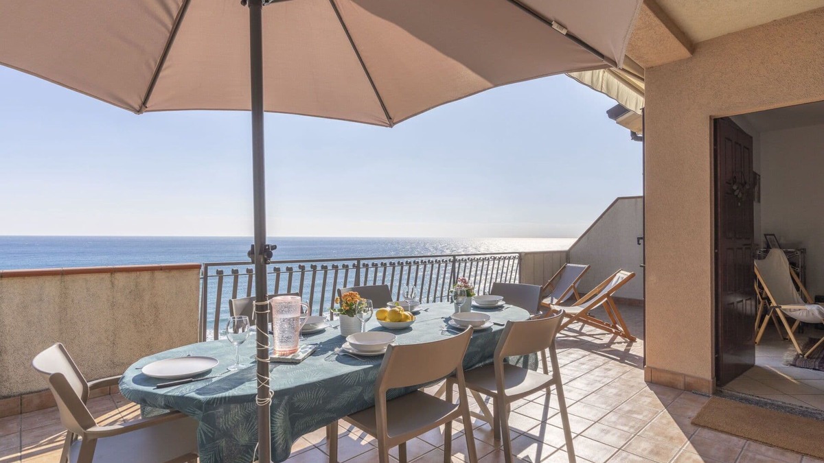 Marina di Andora Villa | Beautiful villa for 9 guests with WIFI, terrace and pets allowed
