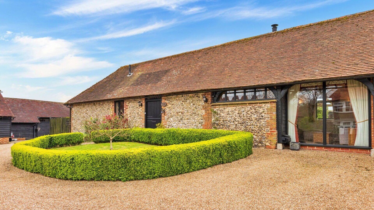 Faversham House | Beautiful villa for 4 guests with WIFI