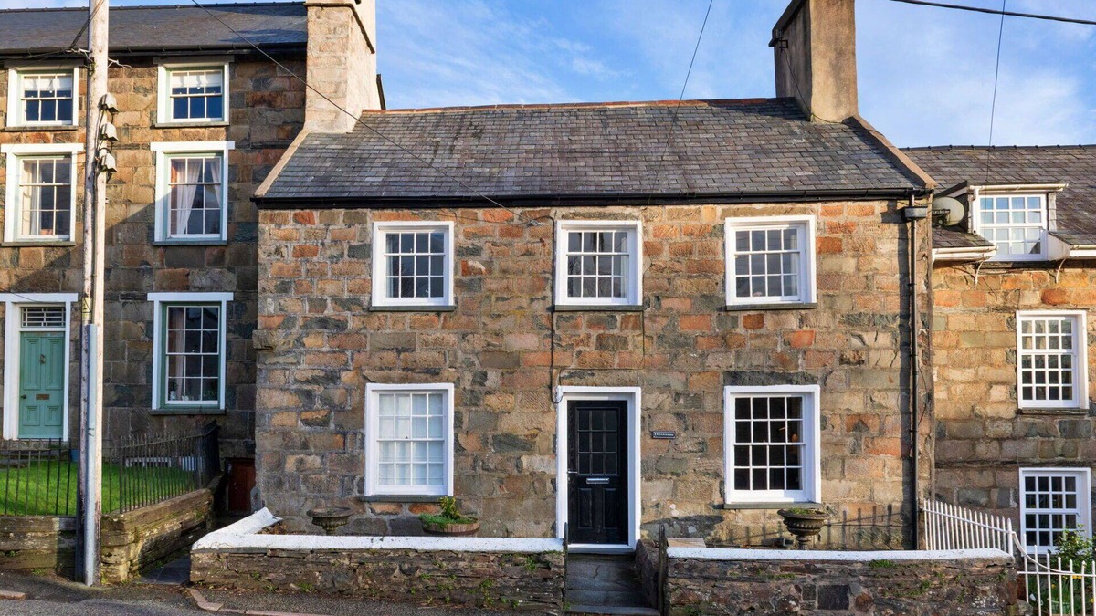 Ffestiniog House | Beautiful villa for 6 guests with hot tub and TV