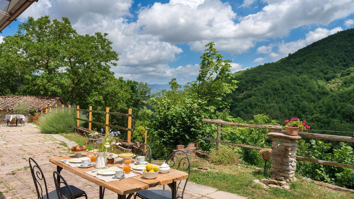 Borgo San Lorenzo Villa | Beautiful villa for 6 people with WIFI, private pool, TV and panoramic view, close to Florence