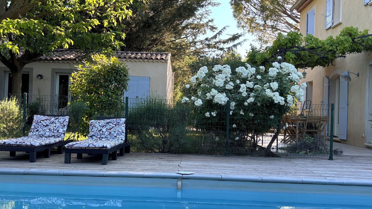 Aubignan House | Beautiful villa for rent in Provence