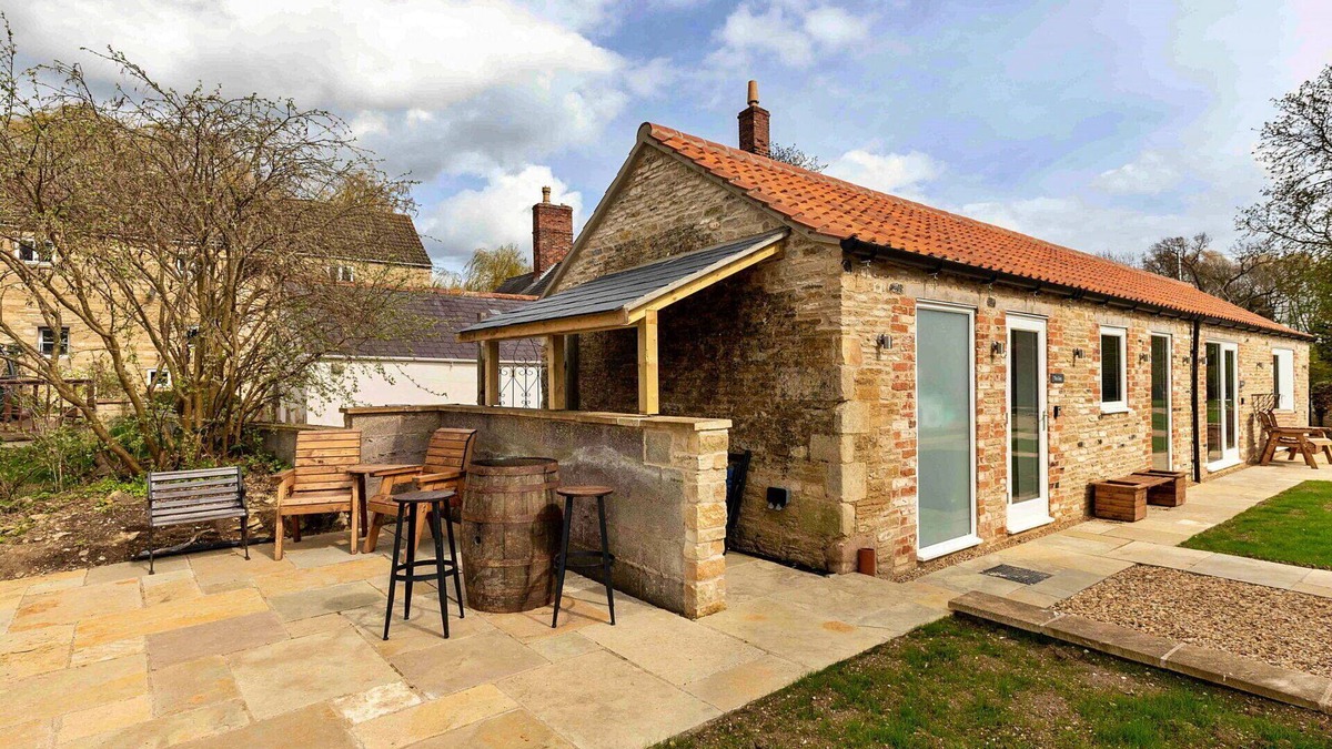 Thurlby House | Beautiful villa for 2 people with WIFI, terrace and pets allowed
