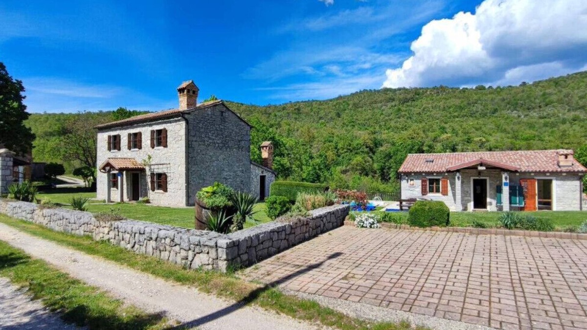 Krkuz Villa | Beautiful Villa Ida & Mirko with pool in Buzet