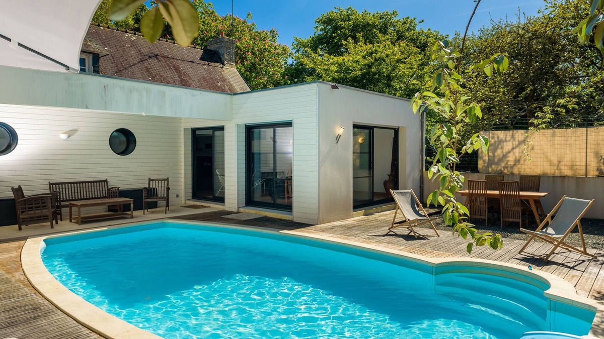 Plomeur Villa | Beautiful villa in Plome with private pool