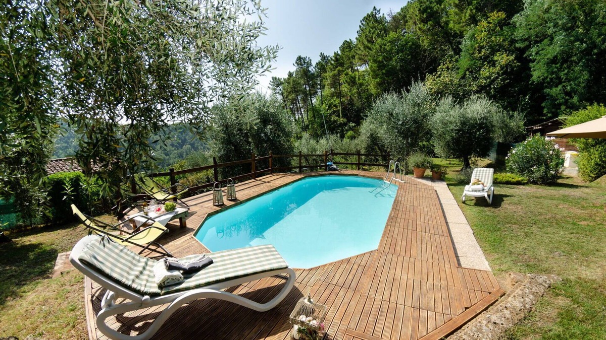 Massa e Cozzile Villa | Beautiful villa for 5 guests with private pool, WIFI, TV, veranda and pets allowed