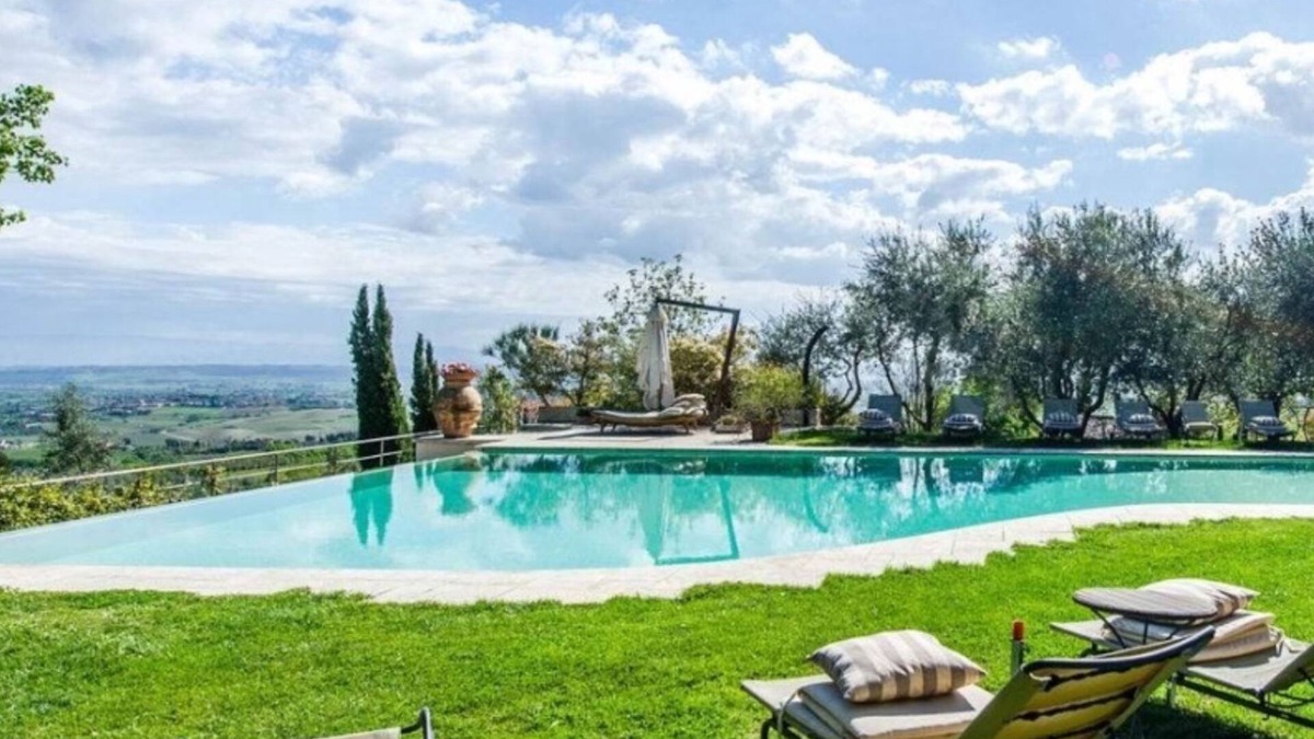 Montepulciano Villa | Beautiful villa with swimming pool, ideal for groups